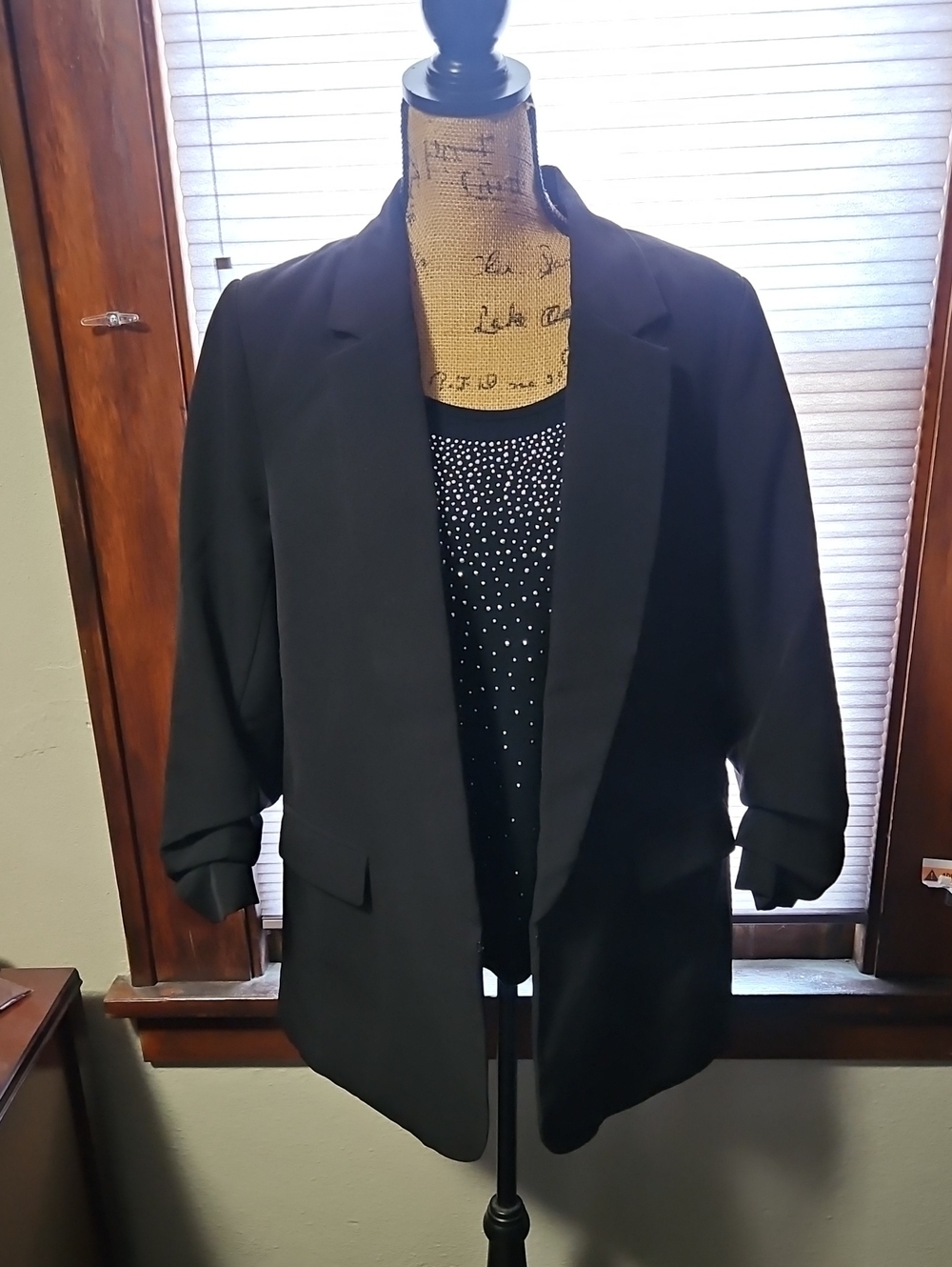 City Chic Black Relaxed Blazer with Rolled Sleeves